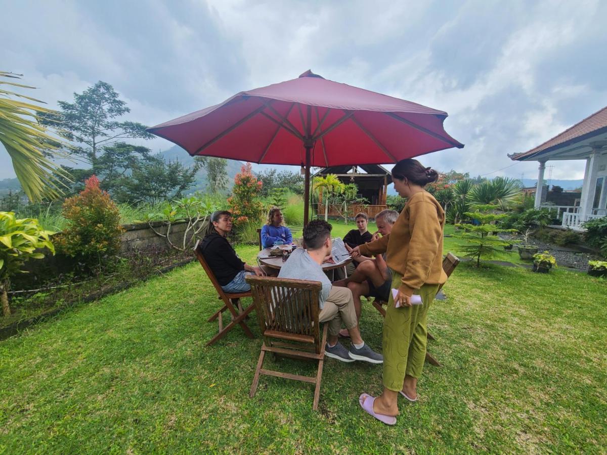 Couette-café Batur View *