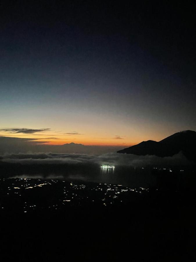 Couette-café Batur View *